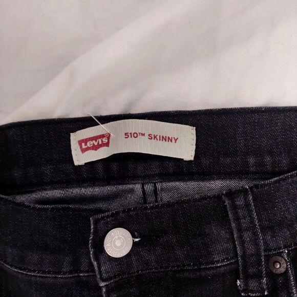 Levi 510 Gray Distressed Skinny Jeans. 18 - Picture 4 of 6